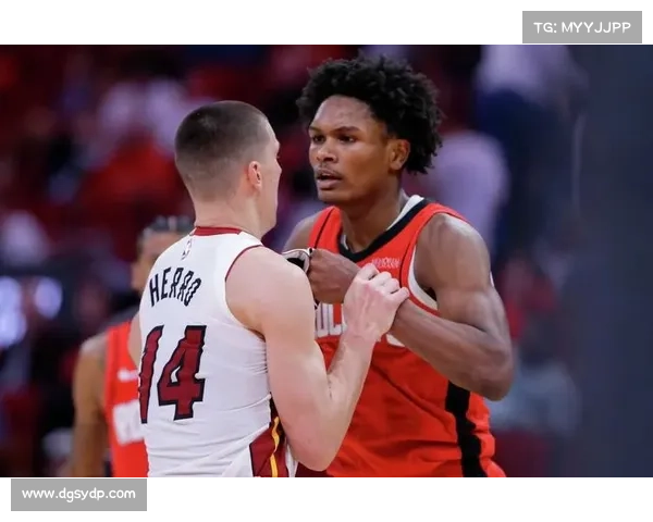 【NBA大规模冲突】森林狼活塞爆发7人混战 两队教练组遭驱逐 【NBA大规模冲突】森林狼活塞爆发7人混战 两队教练组遭驱逐