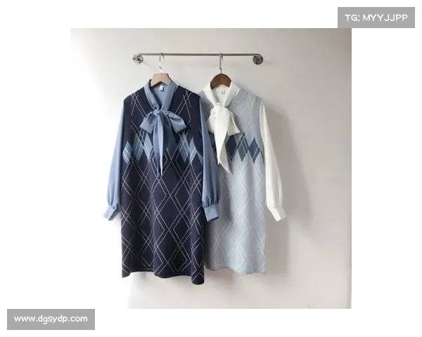 polo衫可以穿得不够潮,但一定要打扮得体、大方,才能有时尚感 polo衫可以穿得不够潮,但一定要打扮得体、大方,才能有时尚感